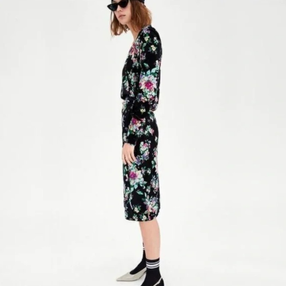 Zara Trafaluc Black Floral Velvet Wrap Dress Sz L Long Sleeves Midi Length - Picture 9 of 16